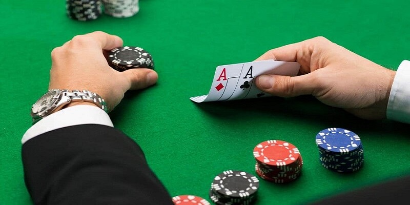 Luật cược poker cơ bản cho người mới tham gia